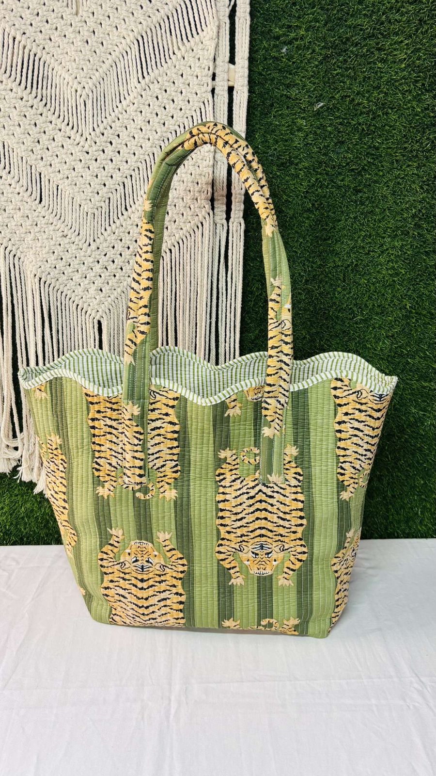 Green Tiger Print Eco Friendly Shopping Travel Bags For Women