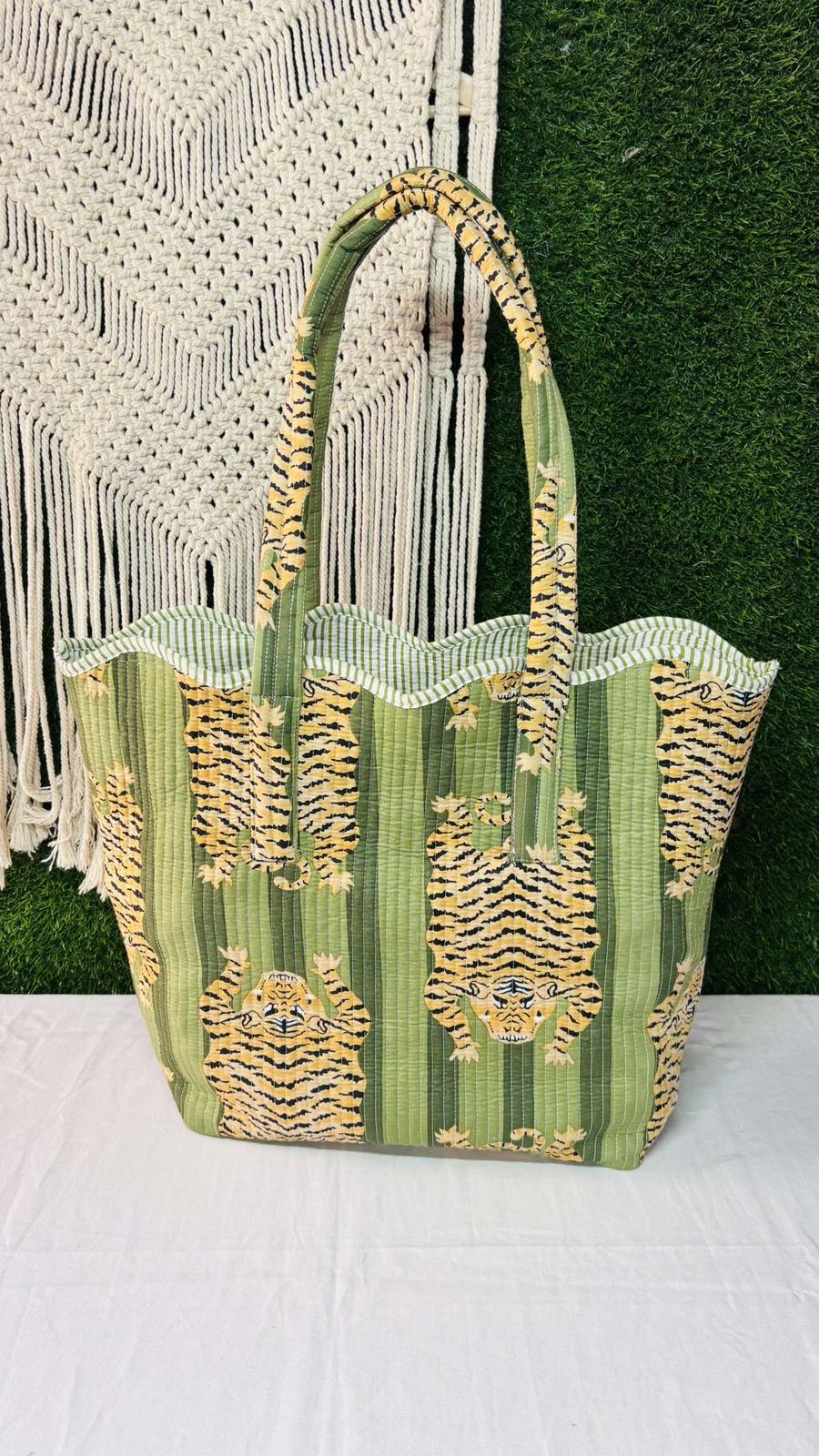 Green Tiger Print Eco Friendly Shopping Travel Bags For Women